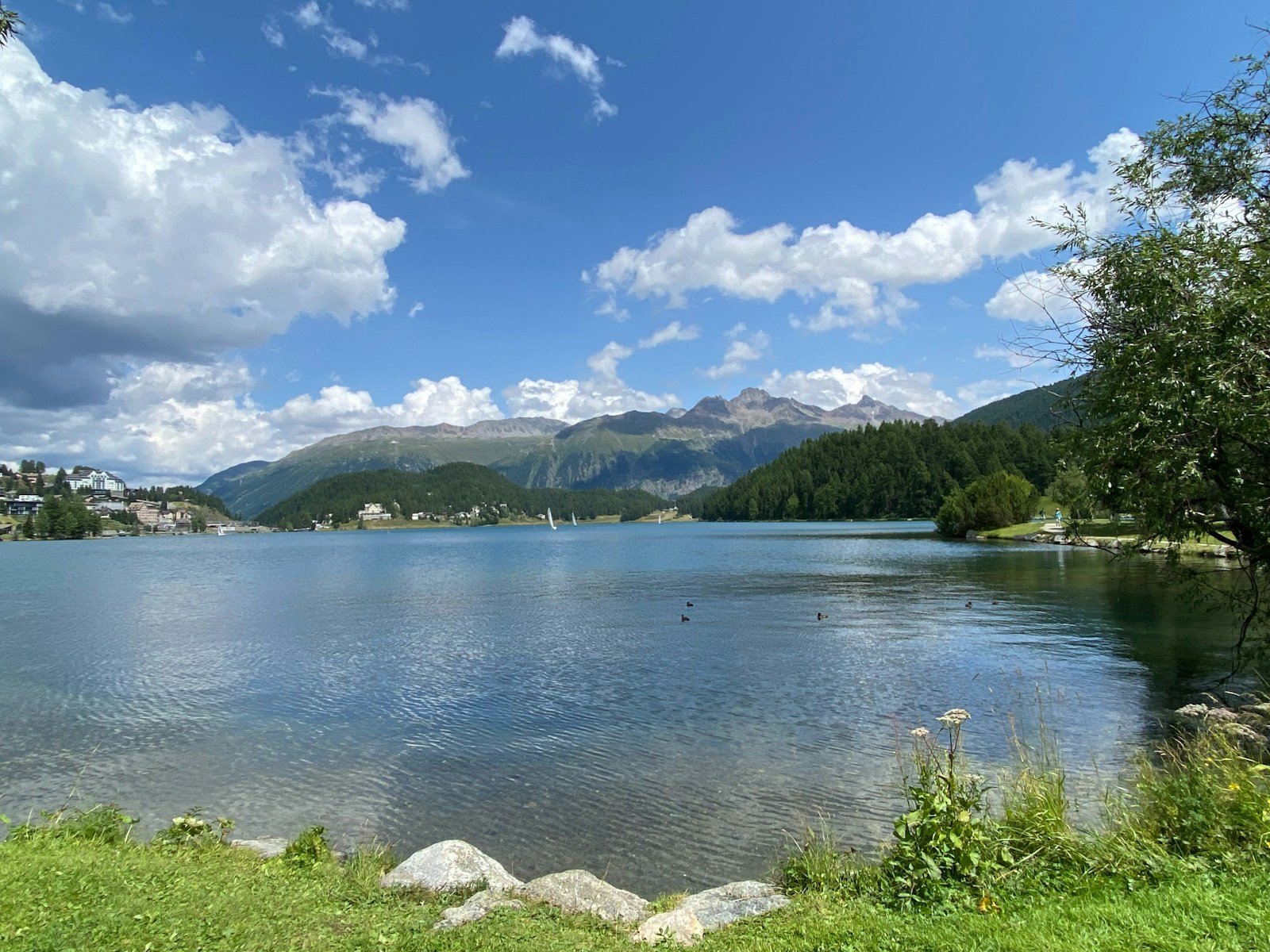 Alpine lake in Kashmir in September — crystal-clear skies