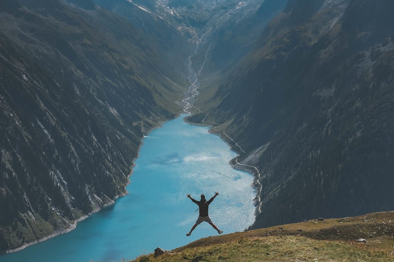 Nafran Valley Trek — lush green alpine meadows